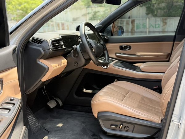 Шестиместный Nio ES8 2020 580 км signature edition, 2019 года