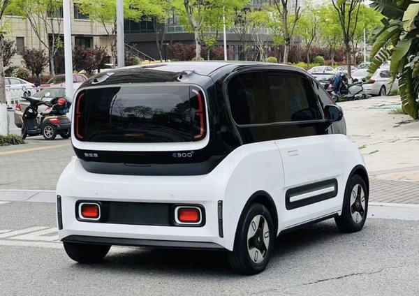 Baojun E300 2020, 48800 км, за 29700 CNY