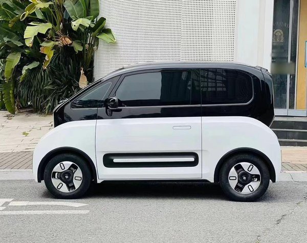 Baojun E300 2020, 48800 км, за 29700 CNY