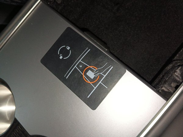 Tesla Model 3 2021, 83300 км, за 120900 CNY - фото 13