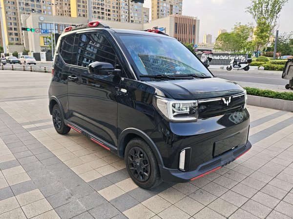 Wuling Hongguang MINIEV 2022, 830000 км, за 31600 CNY