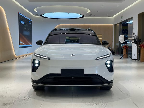 Модель Nio ES6 2023 мощностью 75 кВт*ч, 2023 года