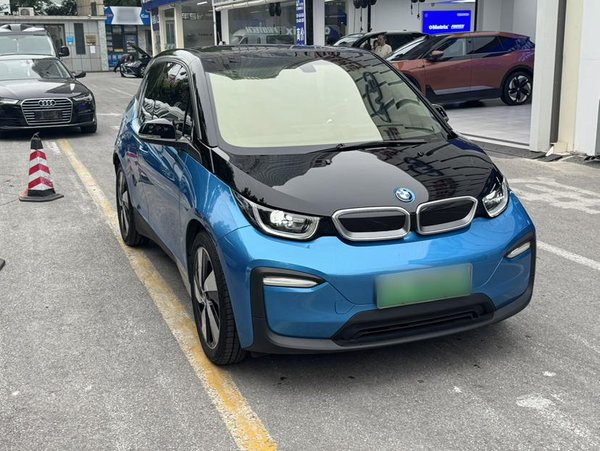 BMW i3 2018, 51900 км, за 65500 CNY
