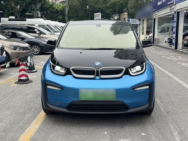 BMW i3 (импортная) роскошная модель 2018 года выпуска, 2018 года