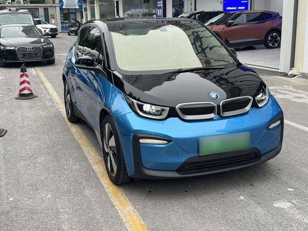 BMW i3 2018, 51900 км, за 65500 CNY