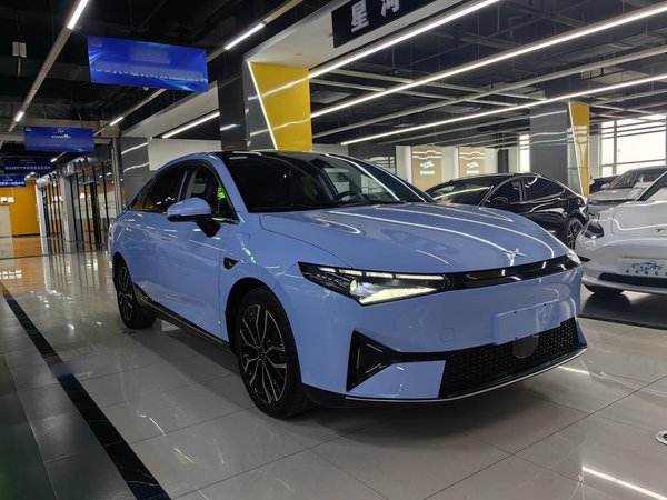 XPeng P5 2022, 83700 км, за 67400 CNY