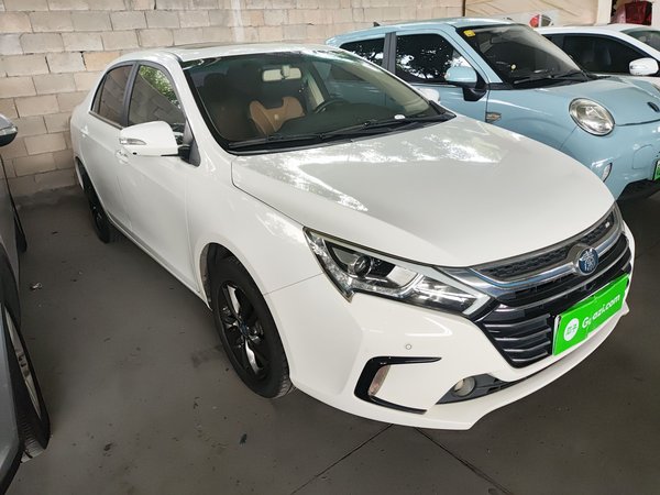 BYD Qin 2017, 106800 км, за 28300 CNY