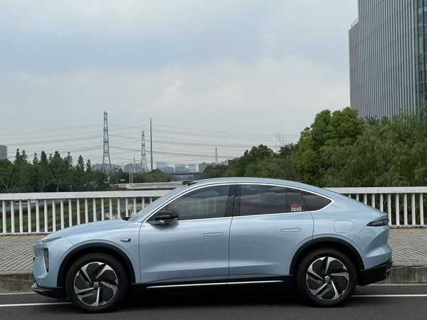 Nio EC6 2023, 42200 км, за 193800 CNY