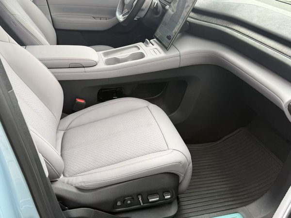 Nio EC6 2023, 42200 км, за 193800 CNY - фото 17