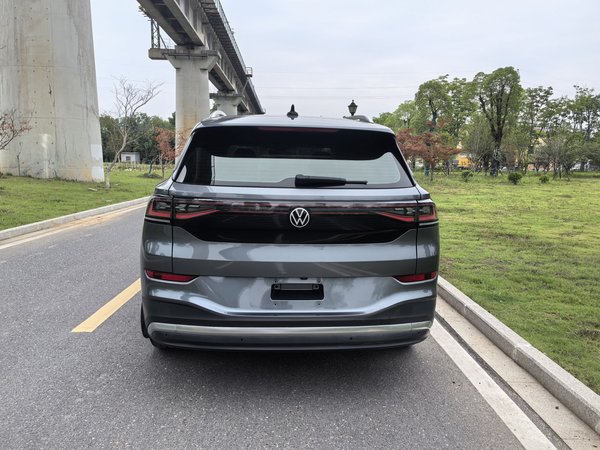Volkswagen ID.6 X 2021, 29300 км, за 125000 CNY - фото 8