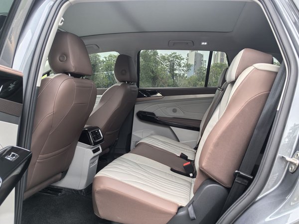 Volkswagen ID.6 X 2021, 29300 км, за 125000 CNY - фото 12