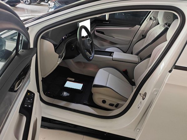 Volkswagen ID.7 Vision, 18500 км, за 121700 CNY - фото 20