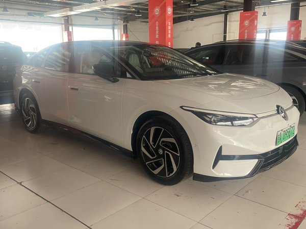 Volkswagen ID.7 Vision, 18500 км, за 121700 CNY