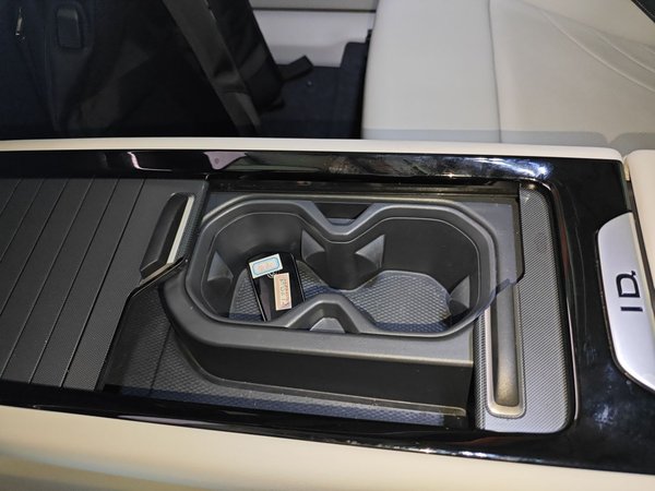 Volkswagen ID.7 Vision, 18500 км, за 121700 CNY - фото 13