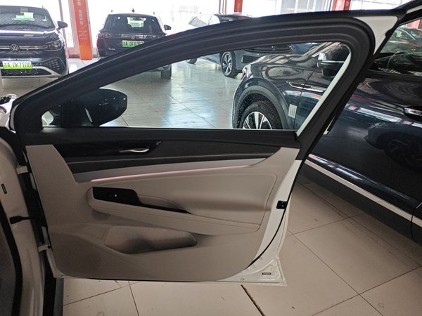 Volkswagen ID.7 Vision, 18500 км, за 121700 CNY - фото 25