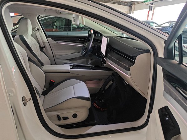 Volkswagen ID.7 Vision, 18500 км, за 121700 CNY - фото 24