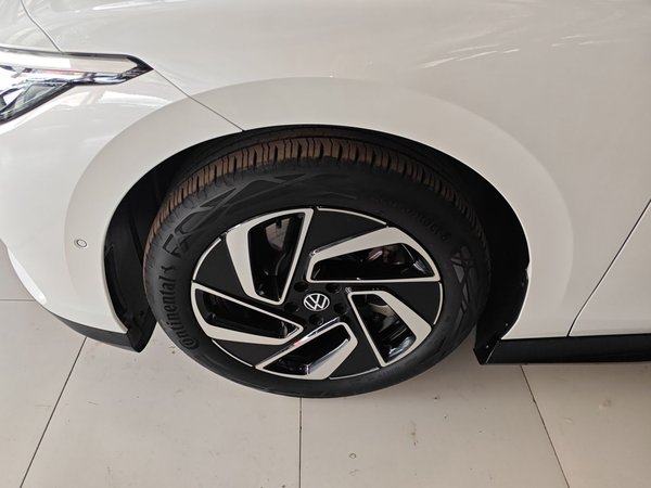 Volkswagen ID.7 Vision, 18500 км, за 121700 CNY - фото 9