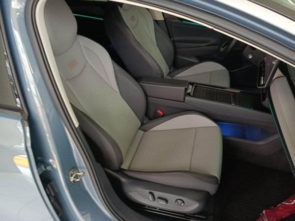 Volkswagen ID.7 Vision 2023, 45500 км, за 115400 CNY - фото 24