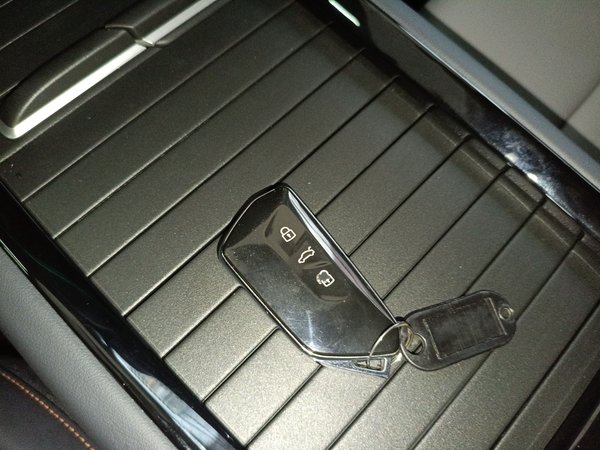 Volkswagen ID.7 Vision 2023, 45500 км, за 115400 CNY - фото 13