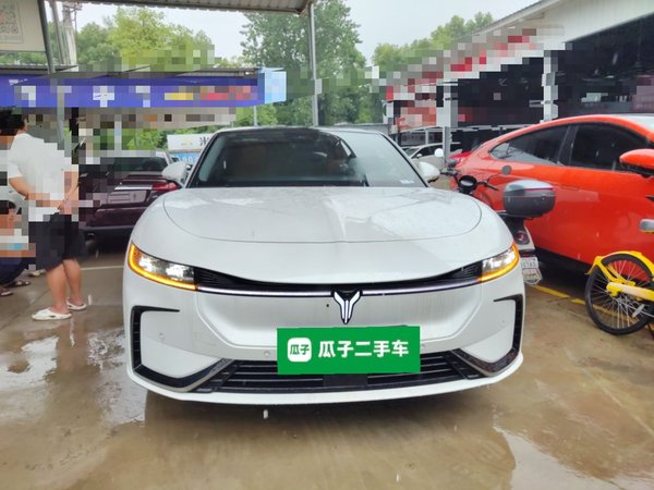 Автомобиль Lantu Lantu Chasing Light 2023 с полным приводом Ultimate Edition, 2023 года