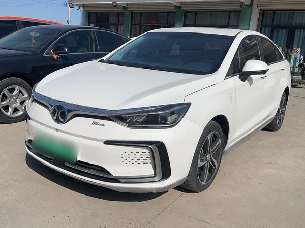 Пекинский автомобиль Beijing EU5 2018 R500 Zhifeng Edition