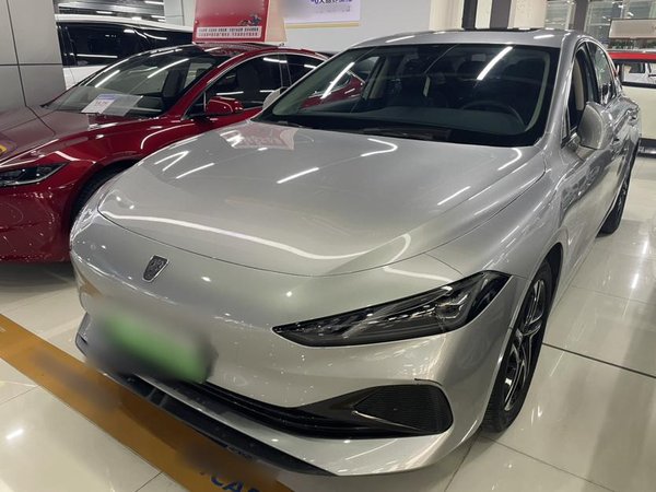 Roewe D7 2023 DMH 125 км Отличная версия