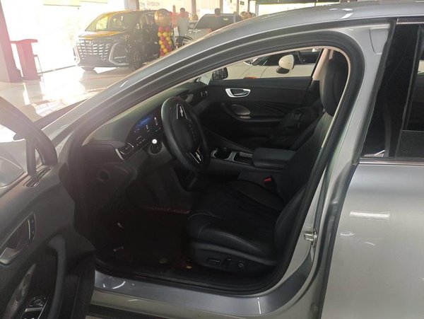 Roewe D7 2023, 22300 км, за 70200 CNY - фото 11