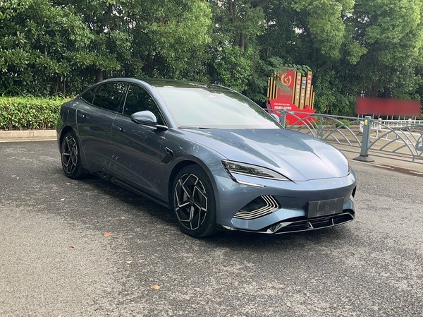 BYD Seal 2022, 41700 км, за 114800 CNY