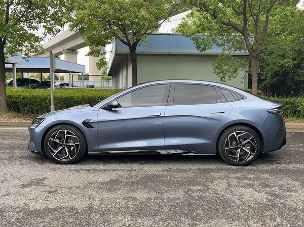 BYD Seal 2022, 41700 км, за 114800 CNY