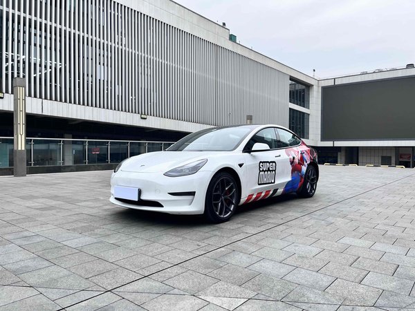 Tesla Model 3 2022 Performance - высокопроизводительная полноприводная версия