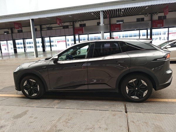 Deepal S07 2023, 29900 км, за 100300 CNY