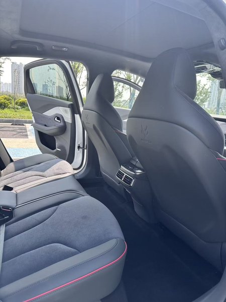 ARCFOX Polar Fox Полярная лиса Альфа S (ARCFOX aS) 2023, первое издание, 2023 года