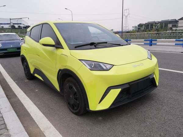 BYD Seagull 2023, 13000 км, за 43200 CNY