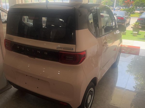 Wuling Hongguang MINIEV 2022, 20800 км, за 18100 CNY