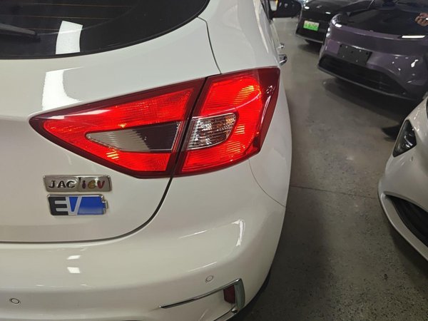 JAC iEV7S 2018, 68200 км, за 23900 CNY - фото 8