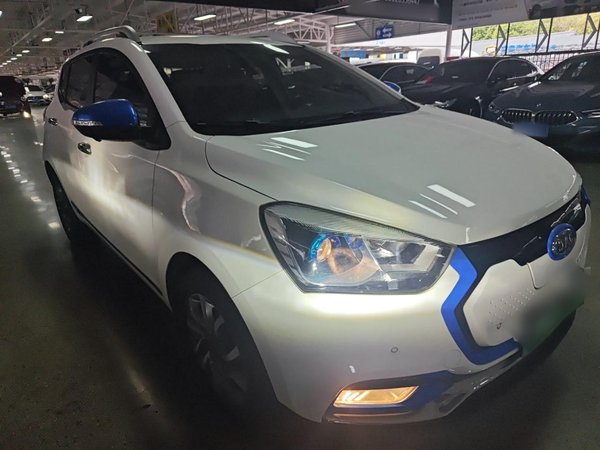JAC iEV7S 2018, 68200 км, за 23900 CNY