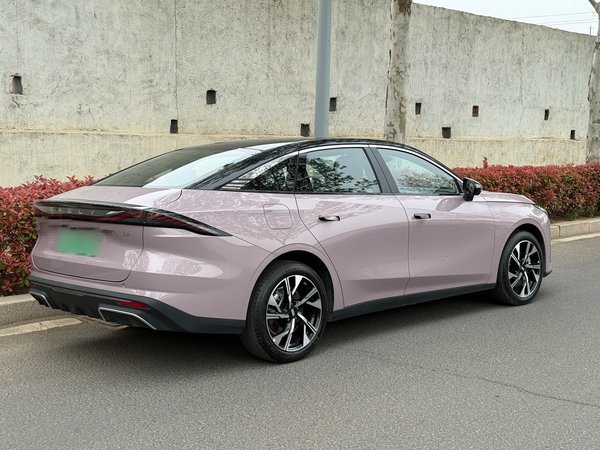 Geely Galaxy L6 2024, 10100 км, за 88900 CNY - фото 7