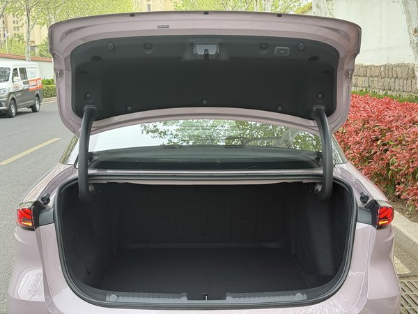 Geely Galaxy L6 2024, 10100 км, за 88900 CNY - фото 23