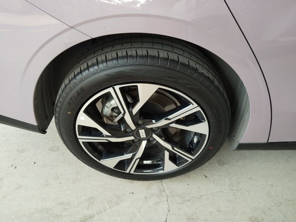 Geely Galaxy L6 2024, 10100 км, за 88900 CNY - фото 11