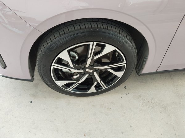 Geely Galaxy L6 2024, 10100 км, за 88900 CNY - фото 9