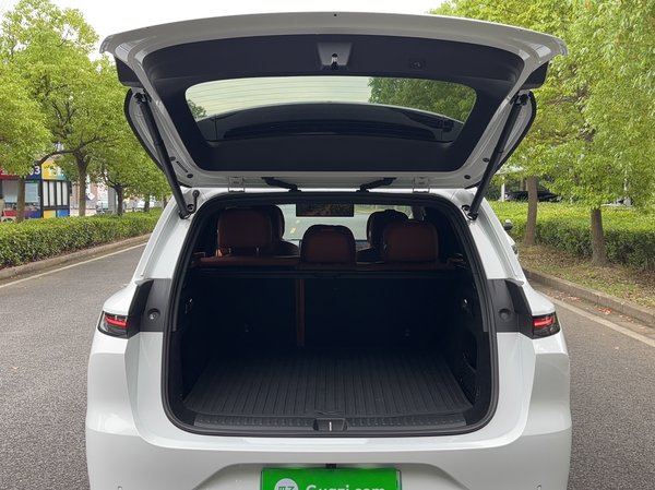 Li Auto L6 2024, 10900 км, за 215100 CNY - фото 23