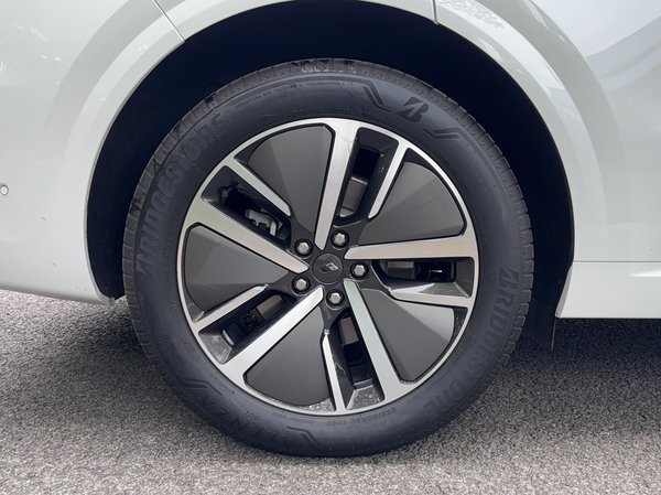 Li Auto L6 2024, 10900 км, за 215100 CNY - фото 11