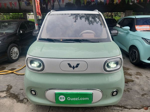 Wuling Automobile Hongguang MINIEV 2024 третьего поколения, усовершенствованная версия на 215 км, 2023 года