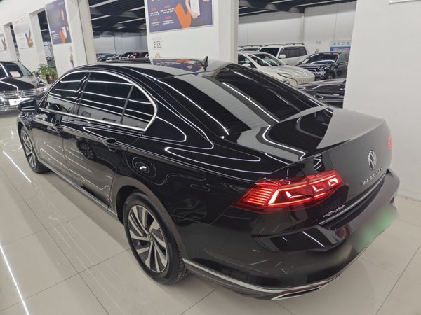 Volkswagen Magotan GTE Plug-in Hybrid 2021, 610000 км, за 137500 CNY