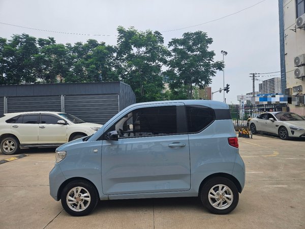 Wuling Hongguang MINIEV 2020, 35200 км, за 14400 CNY