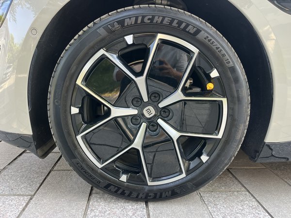 Xiaomi SU7 2024, 19700 км, за 199700 CNY - фото 9