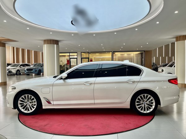 BMW 5 серии 2020, 82700 км, за 166800 CNY