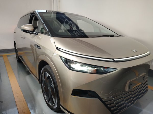 XPeng X9 2024, 46600 км, за 251700 CNY