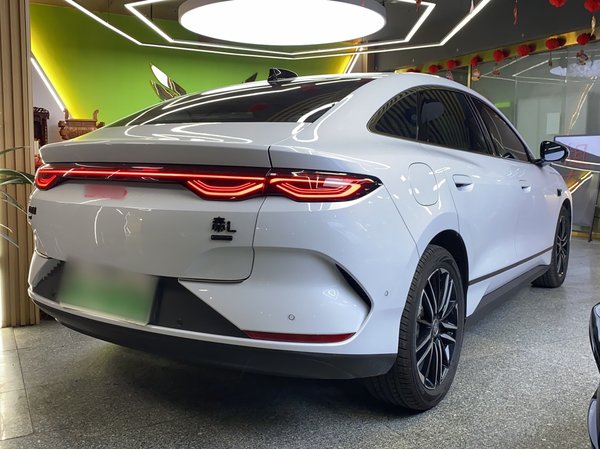 BYD Qin 2025, 250000 км, за 114600 CNY