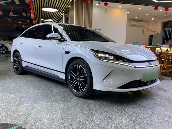 BYD Qin 2025, 250000 км, за 114600 CNY